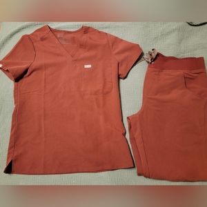 FIGS Cherry Scrub set